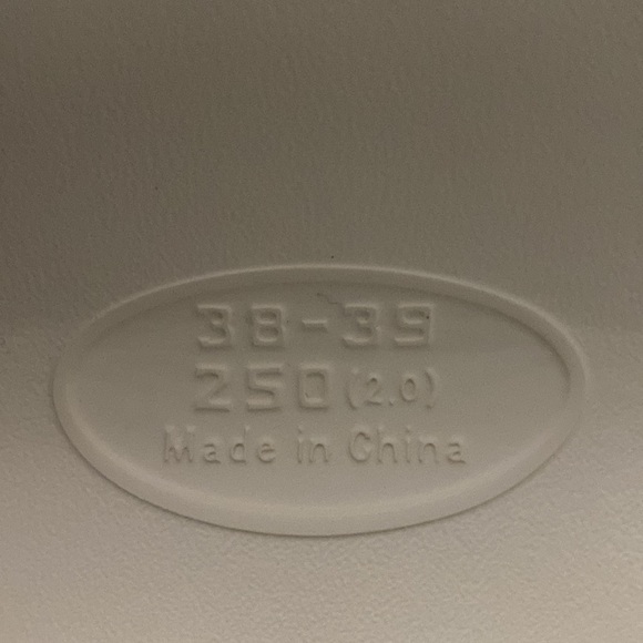 Cream and pink platform crocs from forever 21 - Picture 8 of 8